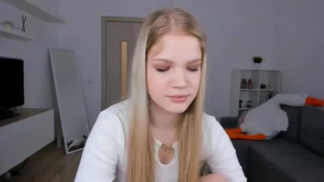 Image 2 of betty_gre Stream on Chaturbate on 18 months ago