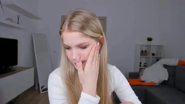 Image 6 of betty_gre Stream on Chaturbate on 18 months ago