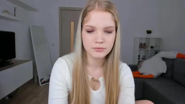 Image 8 of betty_gre Stream on Chaturbate on 18 months ago