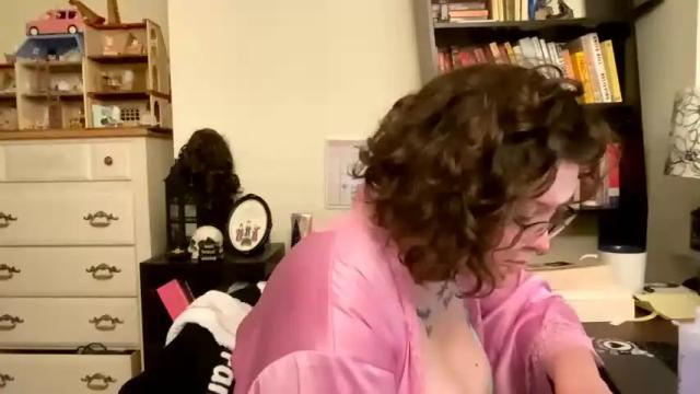 Image 7 of bettycake666 Stream on Chaturbate on 17 months ago
