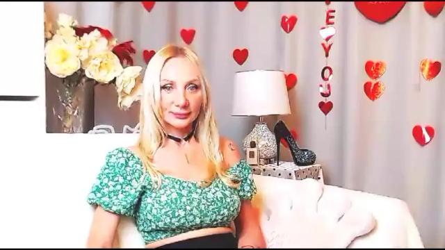 Image 3 of bettymassey Stream on Chaturbate on 19 months ago