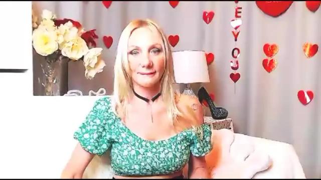 Image 7 of bettymassey Stream on Chaturbate on 19 months ago