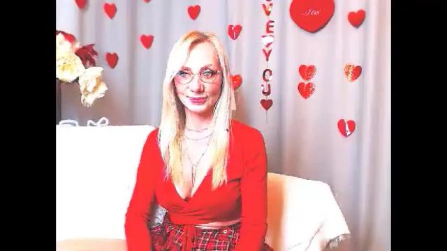 Image 3 of bettymassey Stream on Chaturbate on 19 months ago