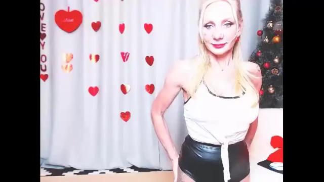 Image 11 of bettymassey Stream on Chaturbate on 18 months ago