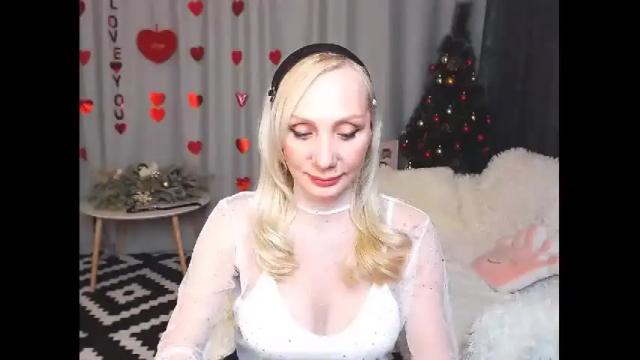 Image 2 of bettymassey Stream on Chaturbate on 16 months ago