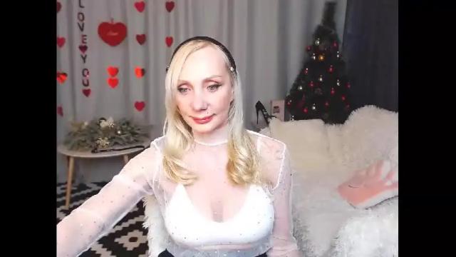 Image 4 of bettymassey Stream on Chaturbate on 16 months ago