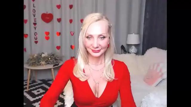 Image 12 of bettymassey Stream on Chaturbate on 8 months ago