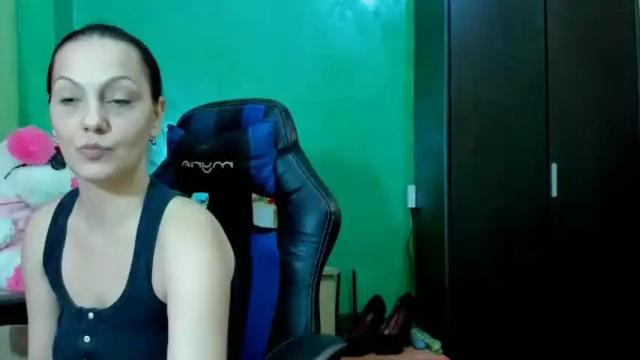 Image 11 of bettyvespoli Stream on Chaturbate on 20 months ago