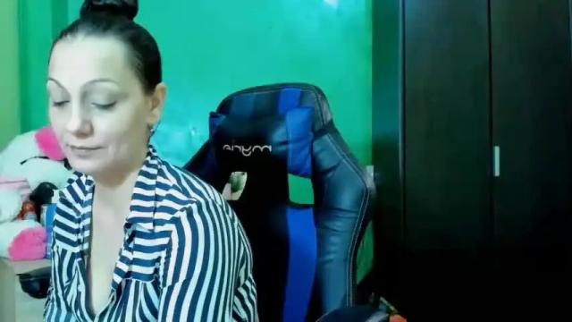 Image 7 of bettyvespoli Stream on Chaturbate on 19 months ago