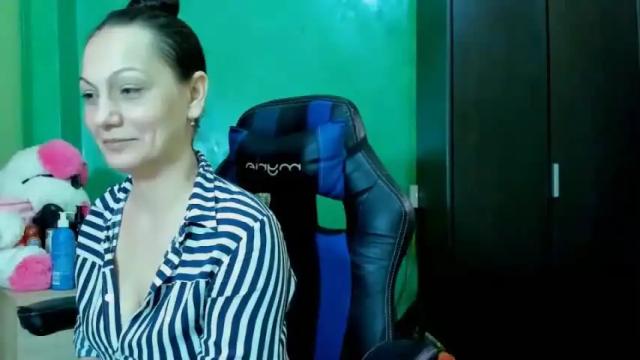 Image 8 of bettyvespoli Stream on Chaturbate on 19 months ago