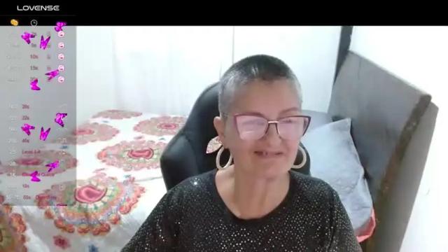 Image 3 of bety_cum3 Stream on Chaturbate on 16 months ago