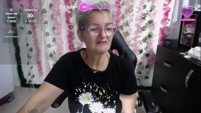 Image 2 of bety_cum3 Stream on Chaturbate on 1 month ago