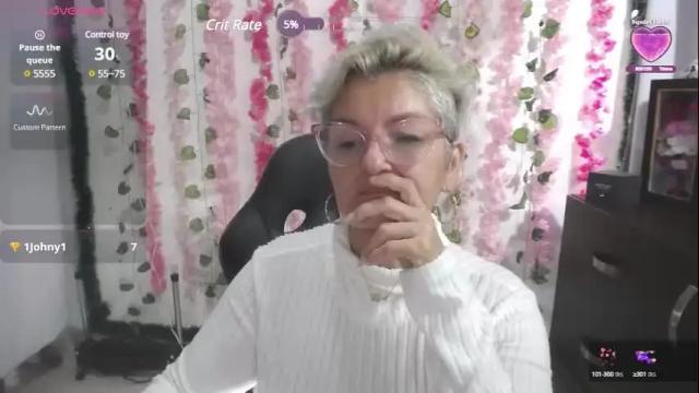 Image 4 of bety_cum3 Stream on Chaturbate on 1 month ago
