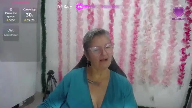 Image 2 of bety_cum3 Stream on Chaturbate on 19 days ago
