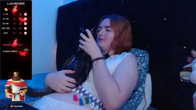 Image 2 of beverly_cutie Stream on Chaturbate on 19 months ago