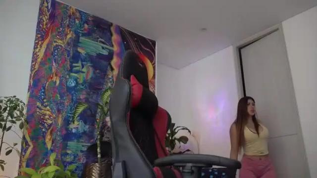 Image 6 of beyllove_d Stream on Chaturbate on 14 months ago