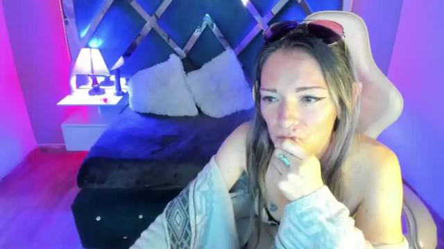 Image 8 of beyota_moon Stream on Chaturbate on 17 months ago