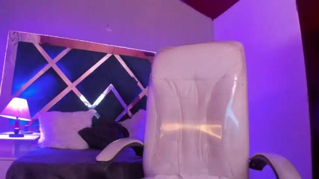Image 2 of beyota_moon Stream on Chaturbate on 16 months ago