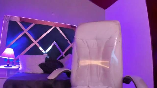 Image 3 of beyota_moon Stream on Chaturbate on 16 months ago