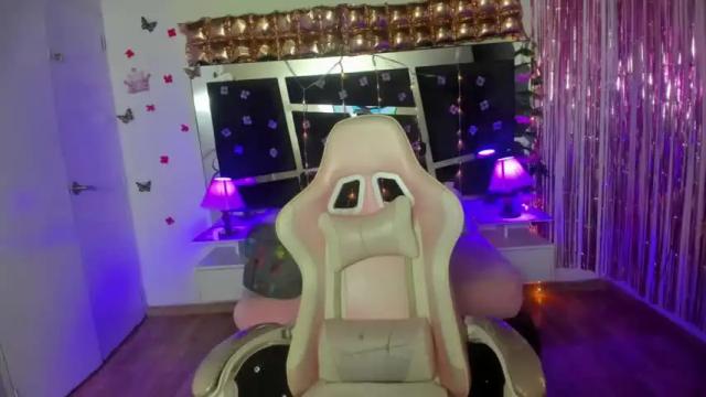 Image 3 of beyota_moon Stream on Chaturbate on 16 months ago