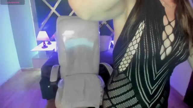 Image 2 of beyota_moon Stream on Chaturbate on 15 months ago