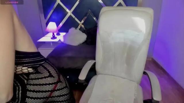 Image 3 of beyota_moon Stream on Chaturbate on 14 months ago