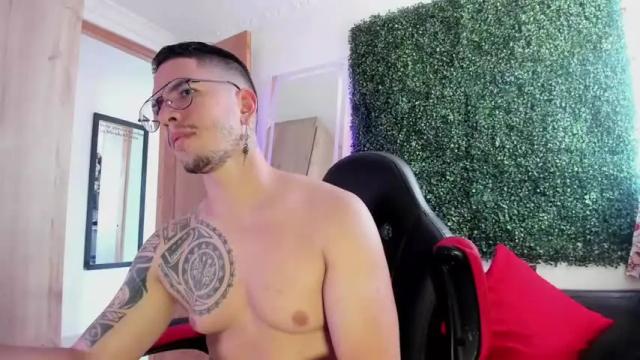 Image 6 of bianca_and_maxwell Stream on Chaturbate on 16 months ago