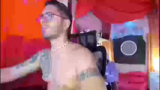 Image 10 of bianca_and_maxwell Stream on Chaturbate on 4 months ago