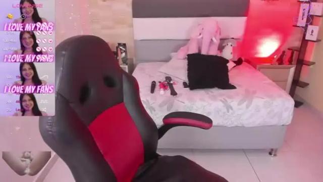 Image 2 of biancaflorit Stream on Chaturbate on 14 months ago