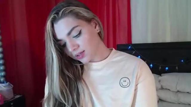 Image 2 of bigass_girlblonde Stream on Chaturbate on 18 months ago