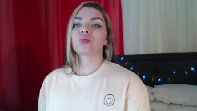 Image 6 of bigass_girlblonde Stream on Chaturbate on 18 months ago