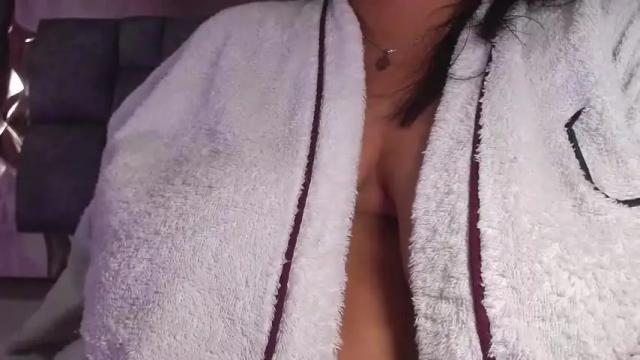 Image 7 of bigass_rachell Stream on Chaturbate on 26 months ago