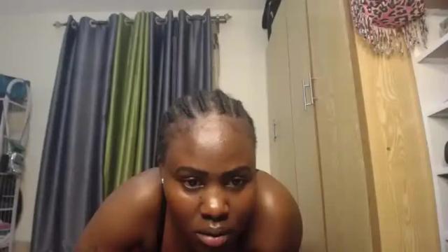 Image 3 of bigass_signora Stream on Chaturbate on 15 months ago