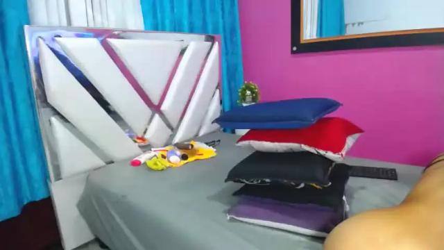 Image 8 of bigass_xu Stream on Chaturbate on 15 months ago