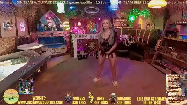 Image 12 of bigbananamilfshake Stream on Chaturbate on 1 month ago