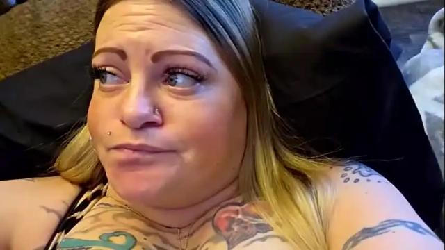 Image 2 of bigblueeyesmomma Stream on Chaturbate on 1 month ago