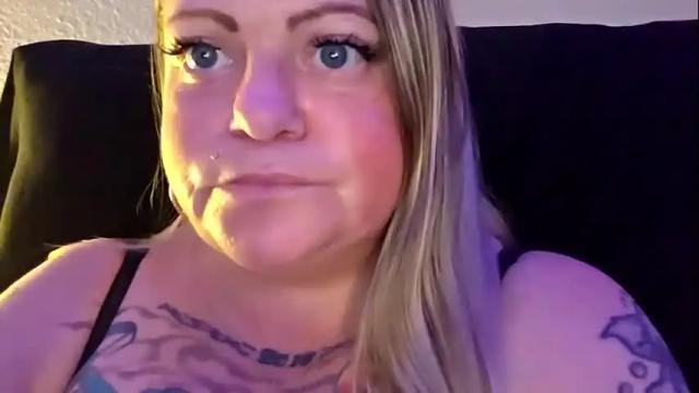 Image 8 of bigblueeyesmomma Stream on Chaturbate on 1 month ago