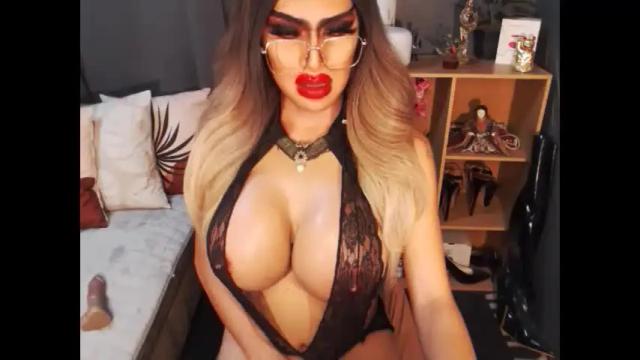 Image 2 of bigbomblhoraine Stream on Chaturbate on 1 month ago