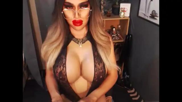 Image 2 of bigbomblhoraine Stream on Chaturbate on 18 days ago