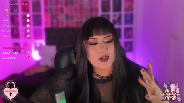 Image 11 of bigboobs_cloe Stream on Chaturbate on 17 days ago