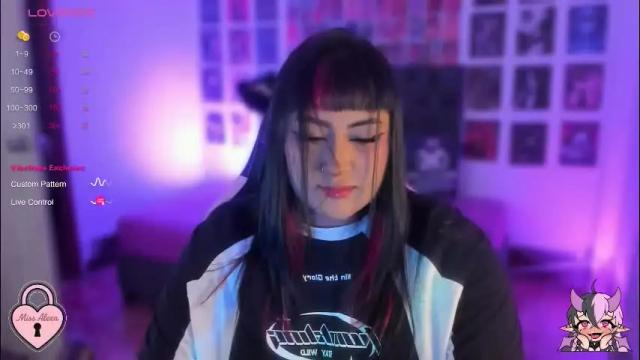 Image 4 of bigboobs_cloe Stream on Chaturbate on 2 months ago