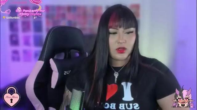 Image 4 of bigboobs_cloe Stream on Chaturbate on 1 month ago