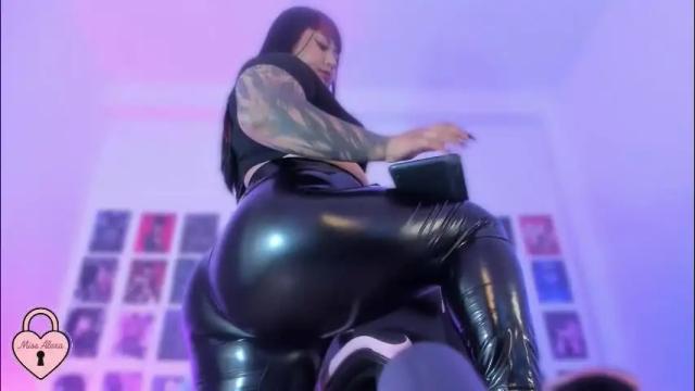 Image 2 of bigboobs_cloe Stream on Chaturbate on 28 days ago