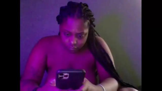 Image 12 of bigbootydeee Stream on Chaturbate on 17 months ago
