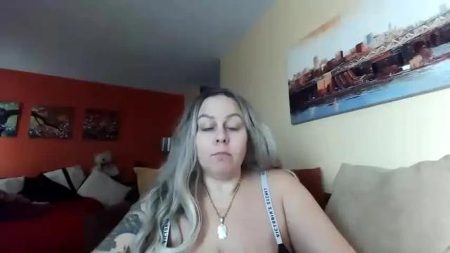 Image 4 of bigbreastsabrina Stream on Chaturbate on 15 months ago