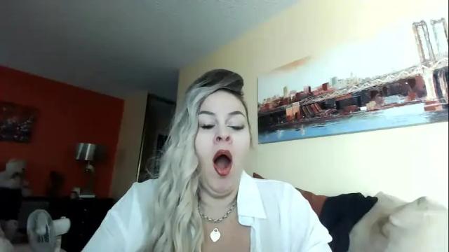 Image 2 of bigbreastsabrina Stream on Chaturbate on 13 days ago