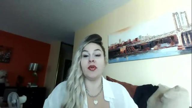 Image 6 of bigbreastsabrina Stream on Chaturbate on 13 days ago