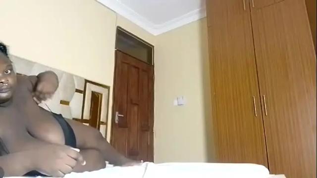 Image 10 of bigchocotities Stream on Chaturbate on 4 months ago