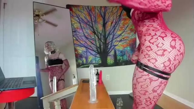 Image 8 of bigdicklingerechick Stream on Chaturbate on 18 months ago