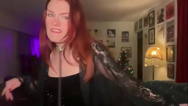 Image 4 of bigredcarrott Stream on Chaturbate on 22 months ago